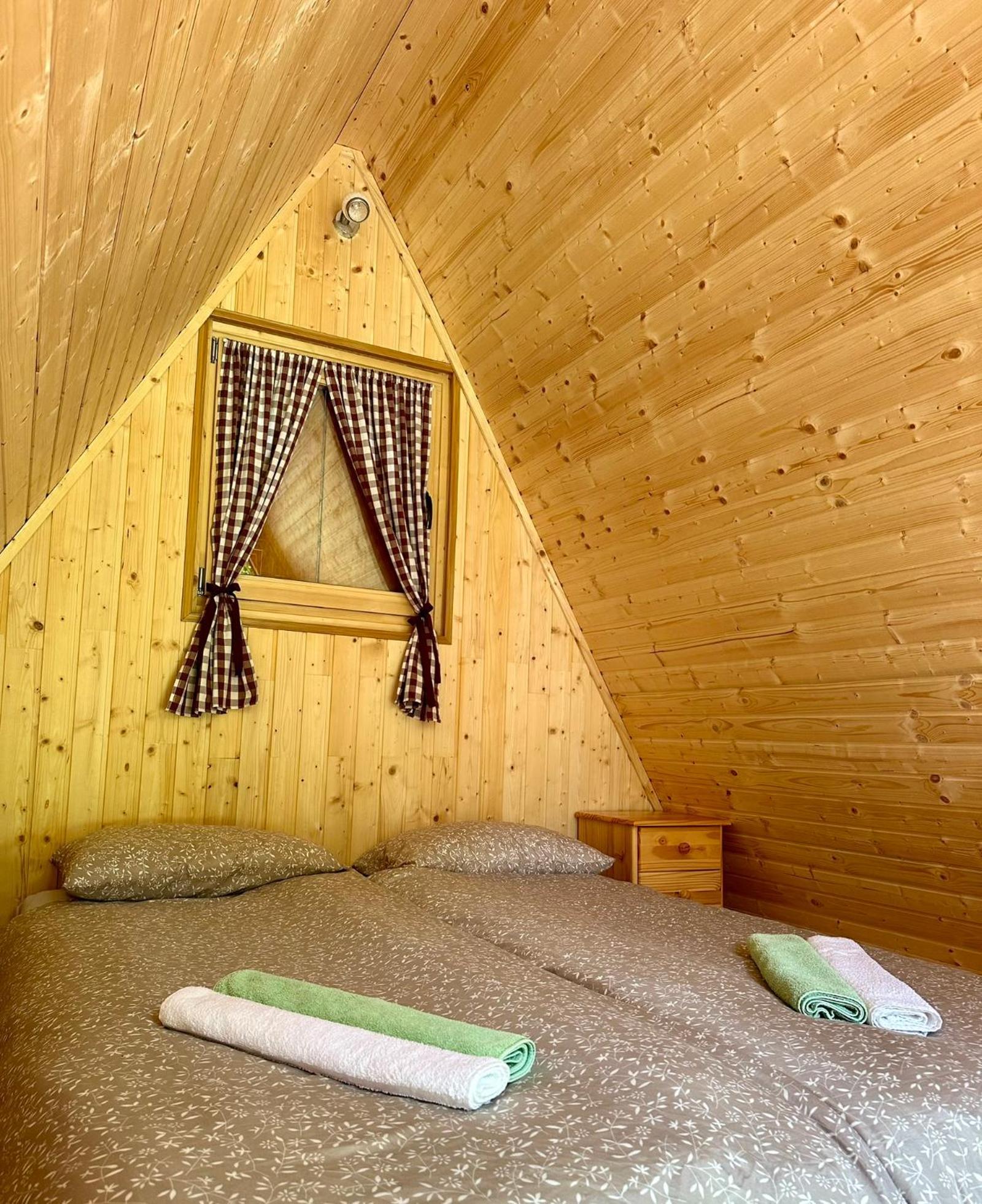 Glamping Krn Hotel โคบาริด ภายนอก รูปภาพ