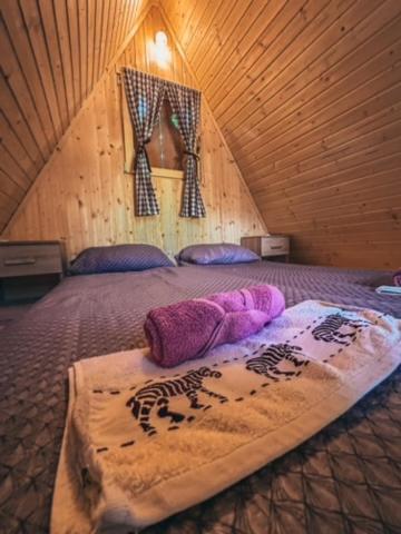 Glamping Krn Hotel โคบาริด ภายนอก รูปภาพ